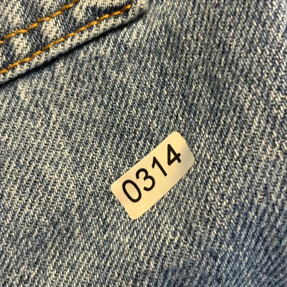 Levis 505 Straight Fit Jeans Mens 36x30 Blue Raw Hem Distressed Denim